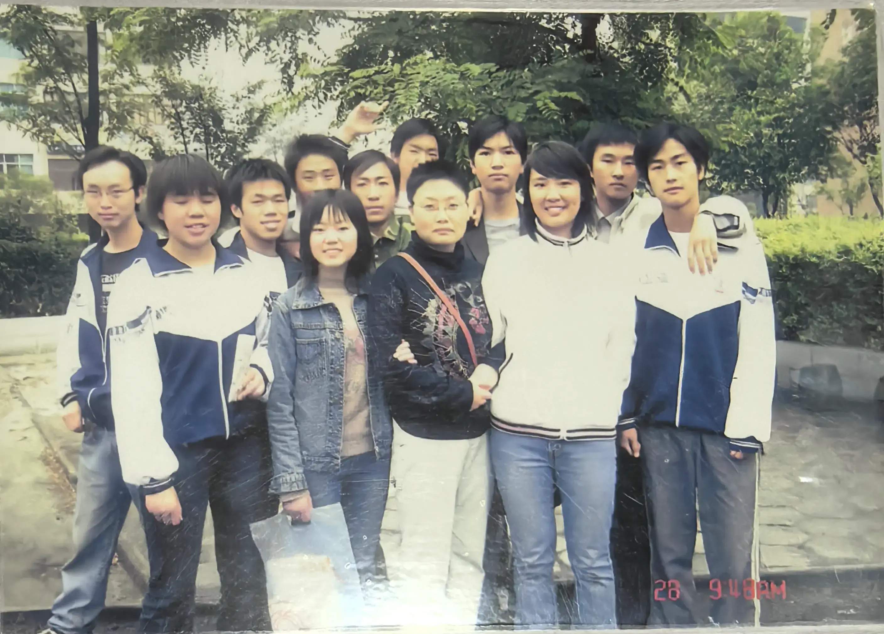 2006年毕业季的珍贵集体回忆,记录同窗岁月最美好的告别瞬间。