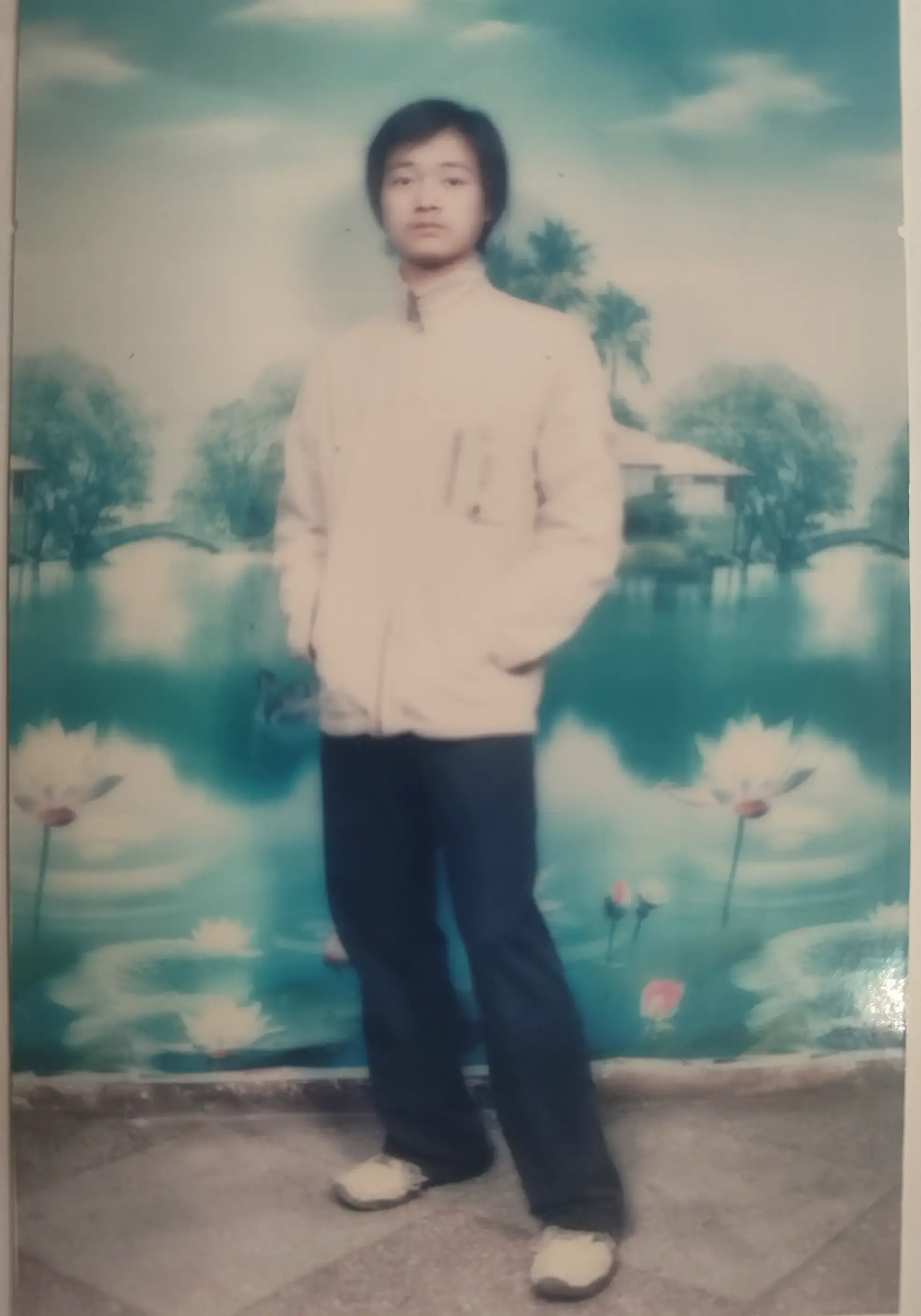 刘东林，目光明亮。2006年的镜头前，每个人都还不知道后面的日子有多长。