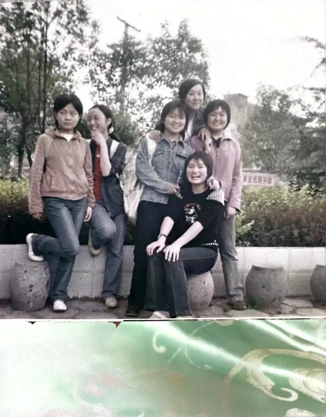 2006年珍贵留影，记录我们同学毕业的美好瞬间。